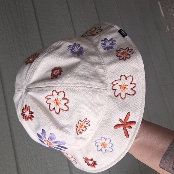 Vans summer blooms embroidered bucket hat size L/XL - Picture 6 of 10